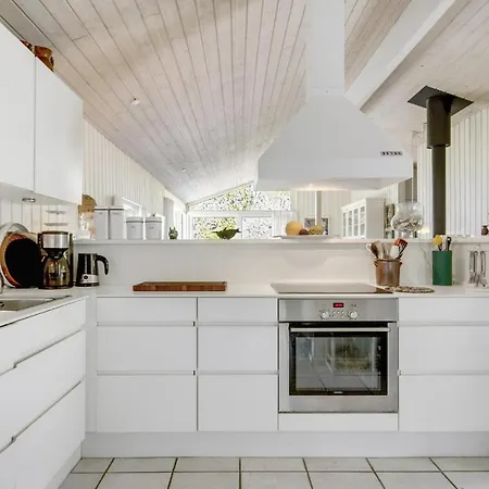Feriehus In With Kitchen Hornbæk