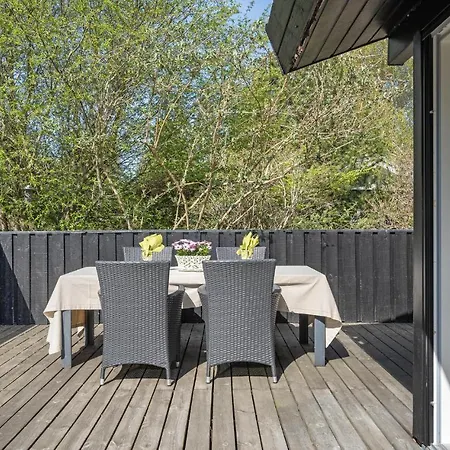 펜션 In With Kitchen Hornbæk